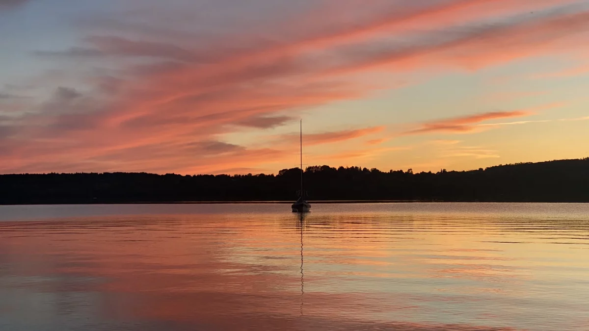 Der Starnberger See während dem Sonnenuntergang